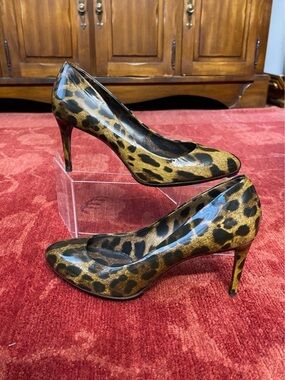 Dolce and Gabbana Leopard-printed cotton pumps